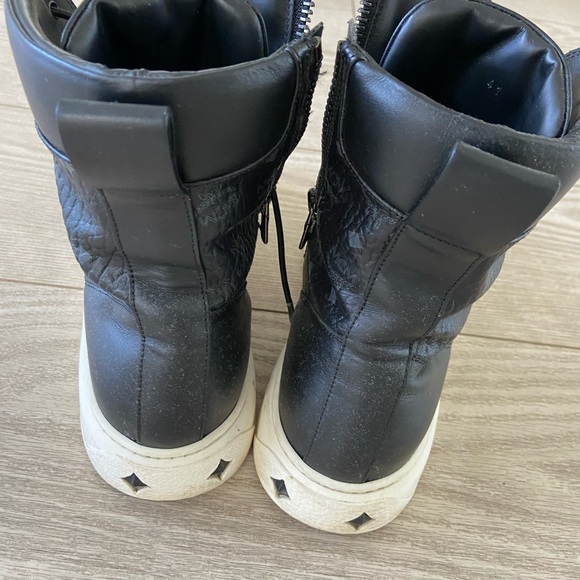 MCM men’s high top black monogram sneakers. Size: EU-41  US-8. - Picture 4 of 13